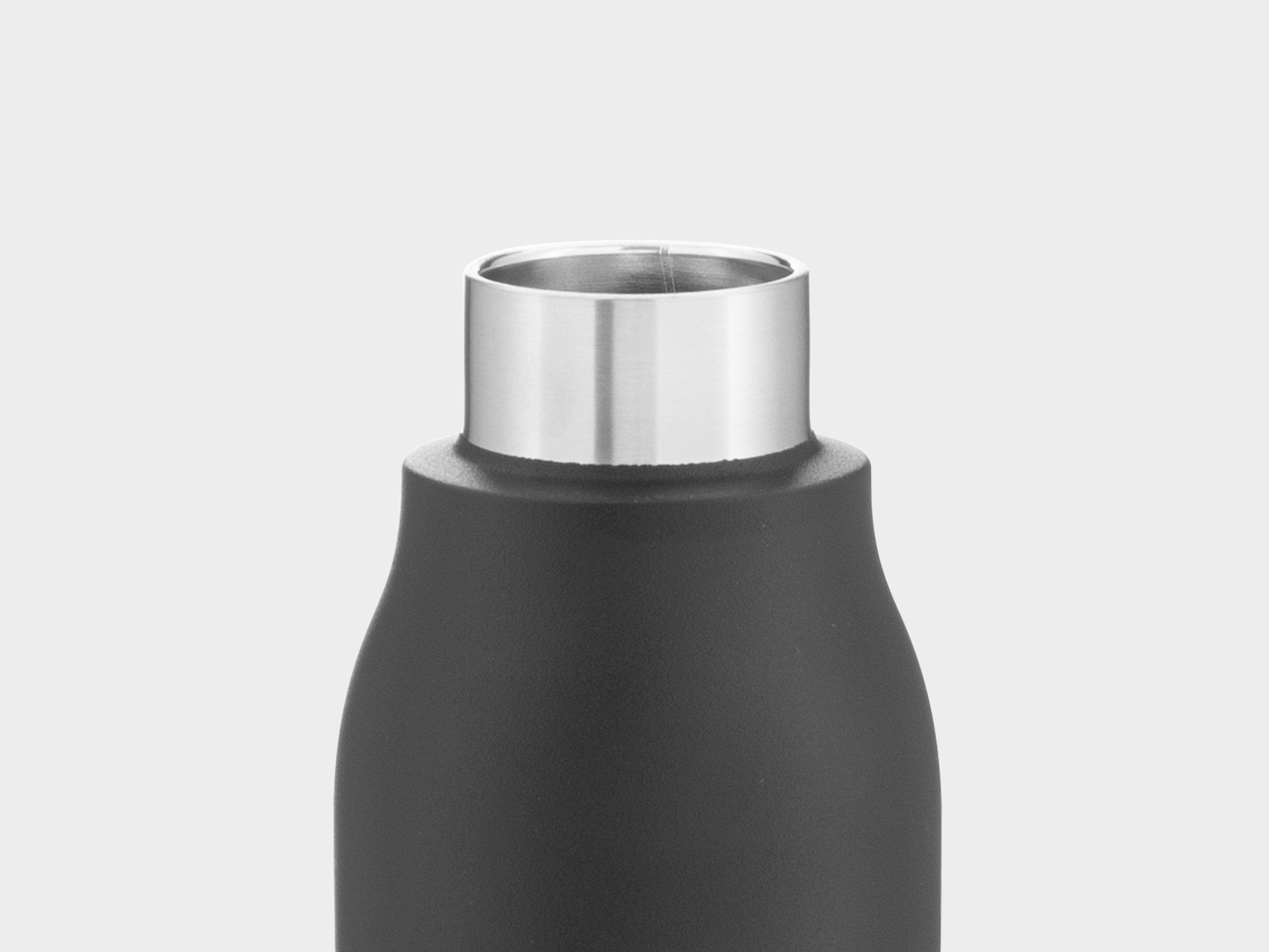 CP-0040-PDP-3070x2304-LARQ-Bottle-Twist-Top-17oz-Obsidian-Black-3.jpg