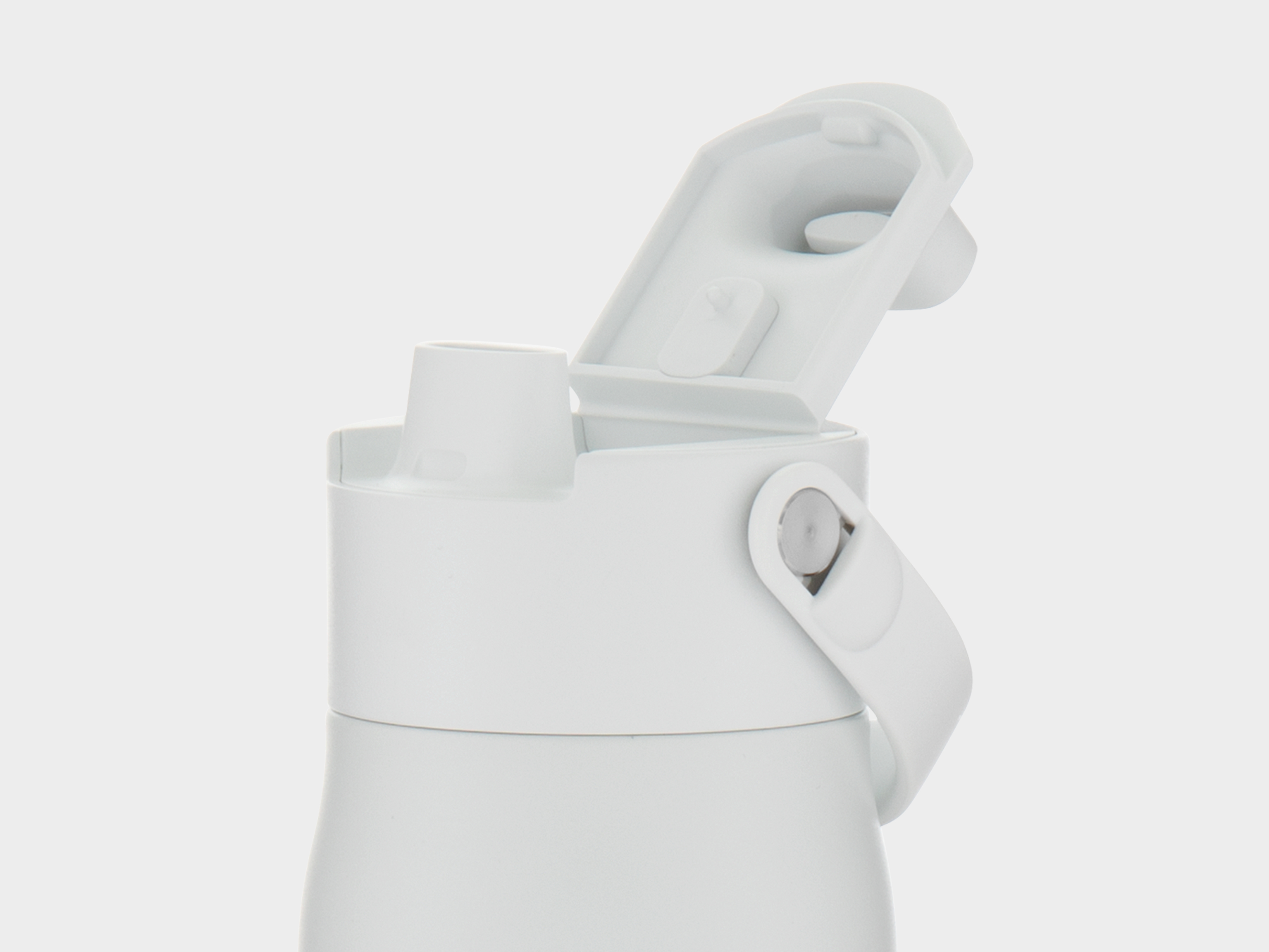 CP-0040-PDP-3070x2304-LARQ-Bottle-Swig-Top-Granite-White-3.jpg