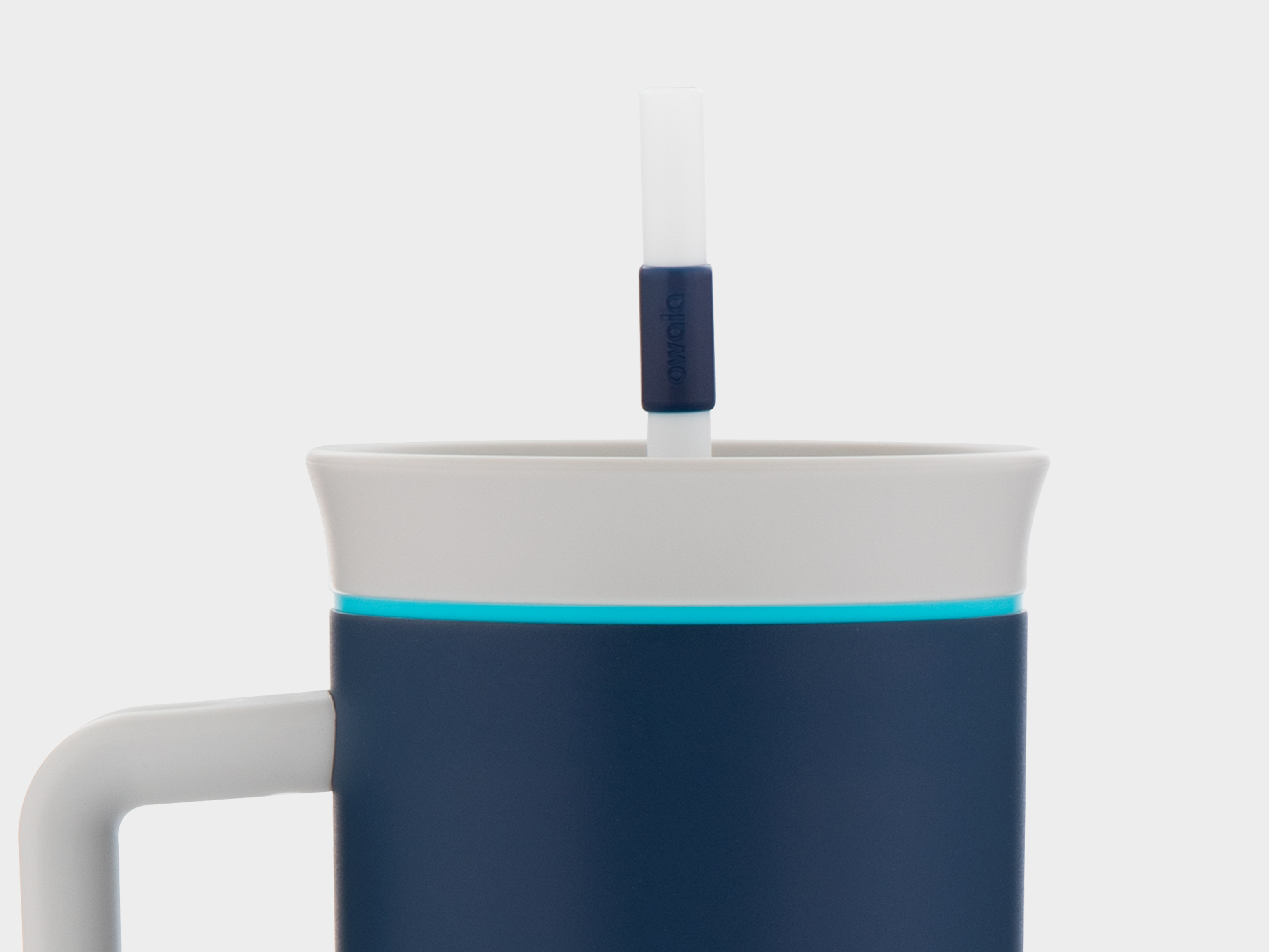 CP-0040-PDP-3070x2304-Owala-Tumbler-High-Tide-3.jpg